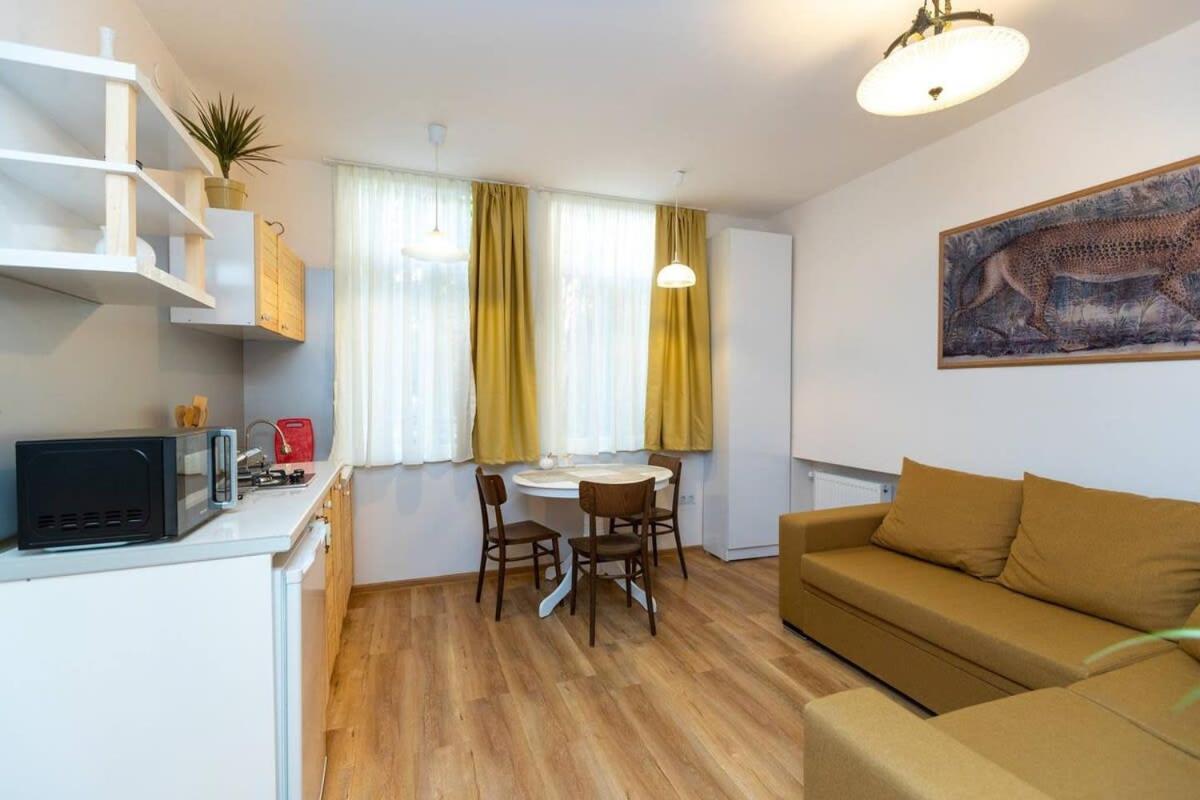 Wehost Liberty Square Apartments Tbilissi Extérieur photo
